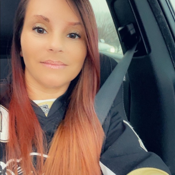 Meet your Posher, Stephanie - Picture 4 of 12